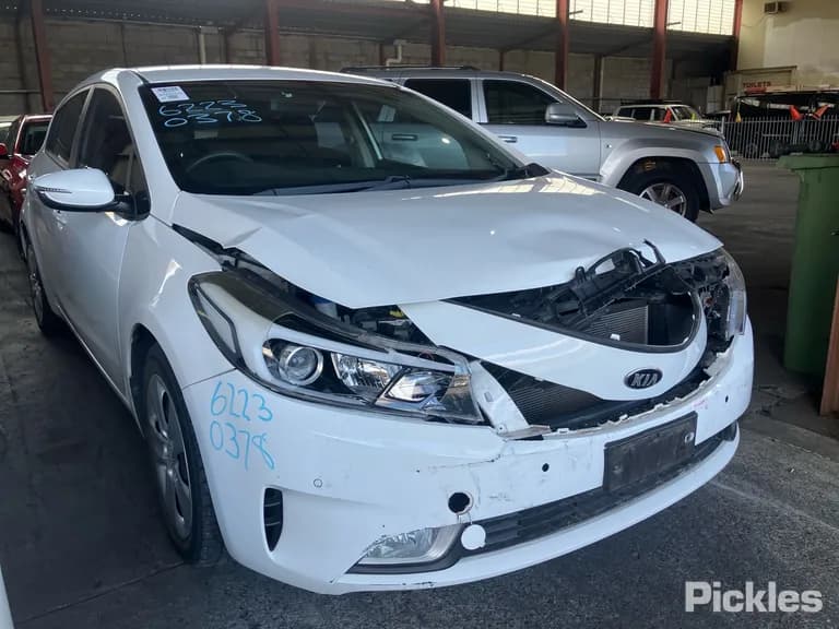 2017 Kia Cerato Used VIN KNAFK517MJ5754296 – undercarriage 2017 Kia Cerato Used VIN KNAFK517MJ5754296 – undercarriage
