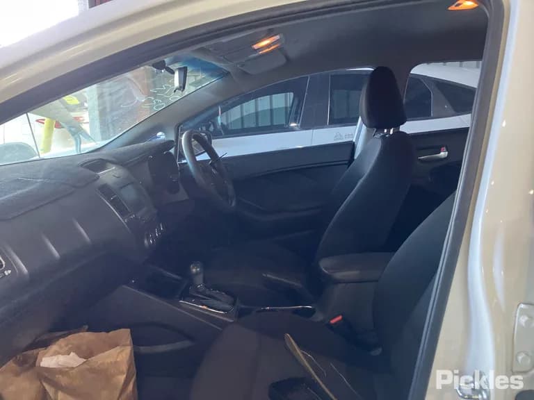 2017 Kia Cerato Used VIN KNAFK517MJ5754296 – photo 23 2017 Kia Cerato Used VIN KNAFK517MJ5754296 – photo 23