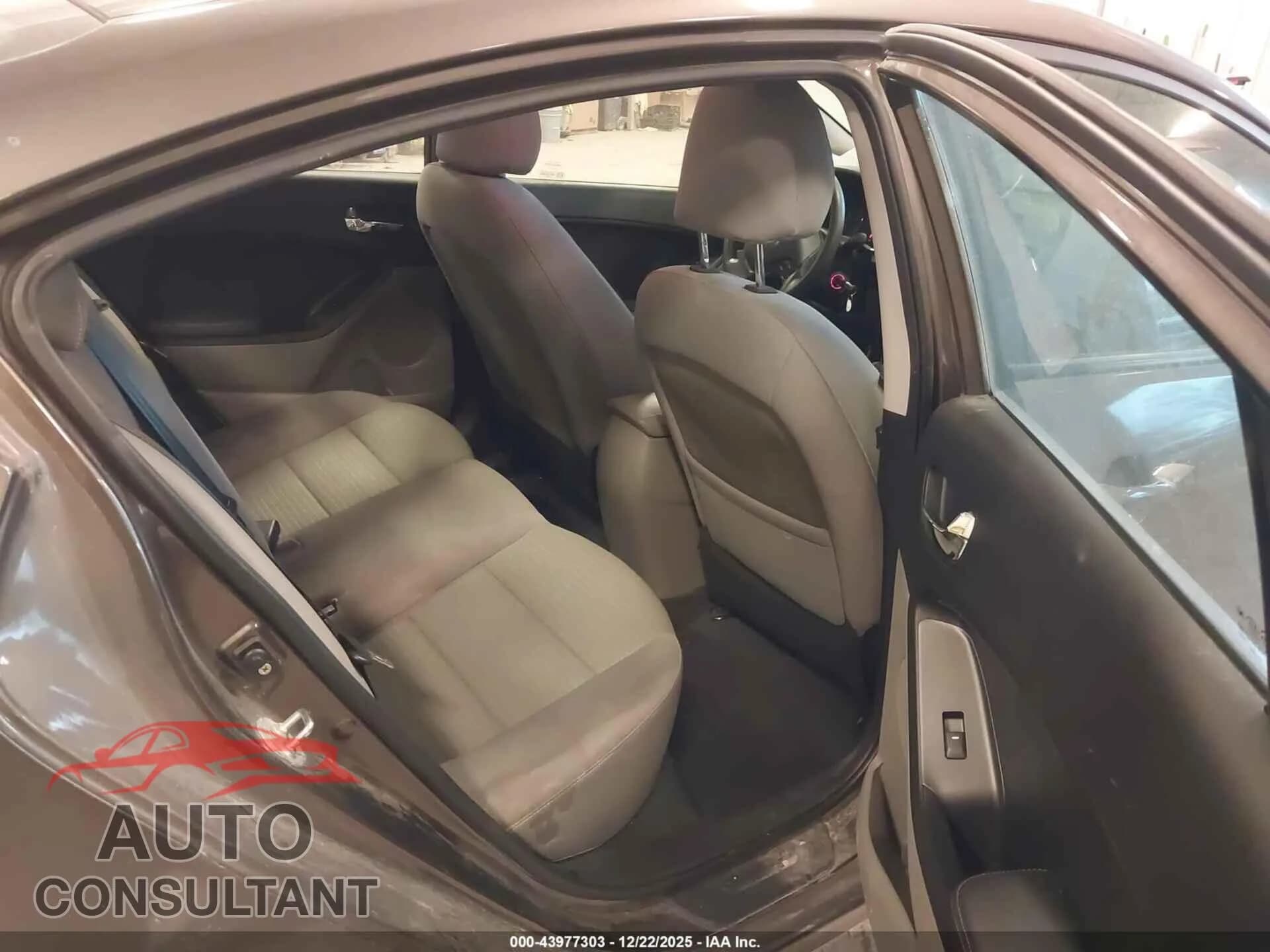 2014 KIA FORTE Damaged VIN KNAFX4A66E5135376 – undercarriage 2014 KIA FORTE Damaged VIN KNAFX4A66E5135376 – undercarriage