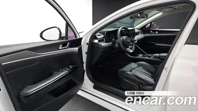 2020 Kia K5 3rd Gen 2.0 Sold VIN KNAG141ABLA049224 – interior seats 2020 Kia K5 3rd Gen 2.0 Sold VIN KNAG141ABLA049224 – interior seats