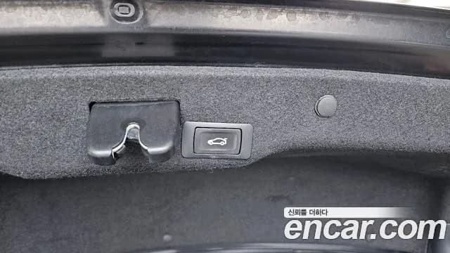 2020 Kia K5 3rd Gen 1.6 Turbo Sold VIN KNAG2412BLA015359 – trunk area 2020 Kia K5 3rd Gen 1.6 Turbo Sold VIN KNAG2412BLA015359 – trunk area