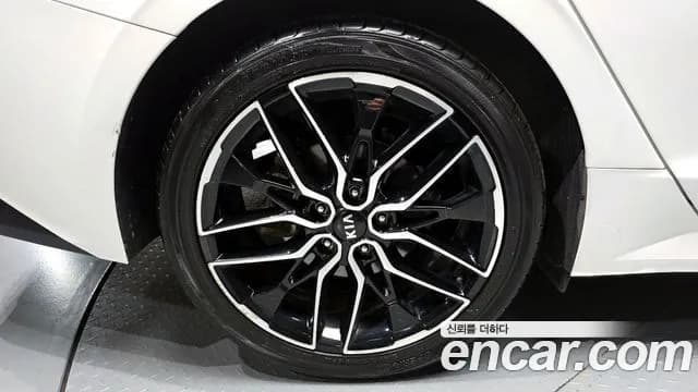 2020 Kia K5 3rd Gen 1.6 Turbo Sold VIN KNAG2412BLA042818 – exterior detail 2020 Kia K5 3rd Gen 1.6 Turbo Sold VIN KNAG2412BLA042818 – exterior detail