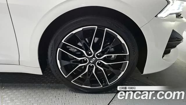 2021 Kia K5 3rd Gen 1.6 Turbo Sold VIN KNAG2412BMA092441 – exterior detail 2021 Kia K5 3rd Gen 1.6 Turbo Sold VIN KNAG2412BMA092441 – exterior detail