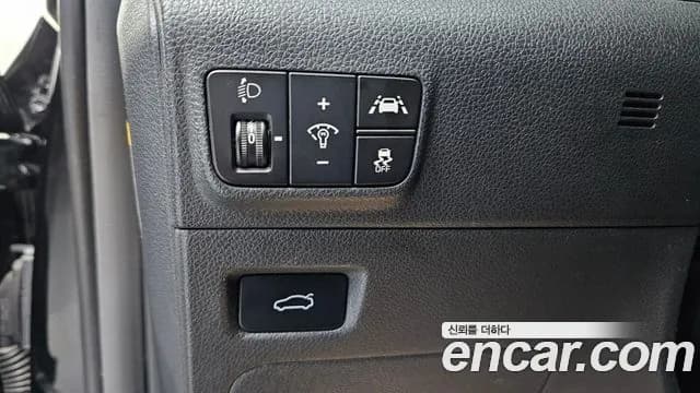 2020 Kia K5 3rd Gen 2.0 Sold VIN KNAG241ABLA008235 – interior seats 2020 Kia K5 3rd Gen 2.0 Sold VIN KNAG241ABLA008235 – interior seats