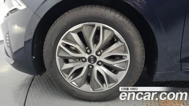 2020 Kia K5 Hybrid 3rd Gen Prestige Sold VIN KNAG241JBLA000381 – photo 37 2020 Kia K5 Hybrid 3rd Gen Prestige Sold VIN KNAG241JBLA000381 – photo 37