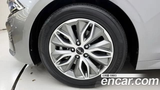 2022 Kia K5 Hybrid 3rd Gen Prestige Sold VIN KNAG241JBNA024085 – photo 17 2022 Kia K5 Hybrid 3rd Gen Prestige Sold VIN KNAG241JBNA024085 – photo 17