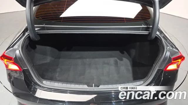 2021 Kia K5 3rd Gen 2.0 Sold VIN KNAG341ABMA119096 – interior seats 2021 Kia K5 3rd Gen 2.0 Sold VIN KNAG341ABMA119096 – interior seats