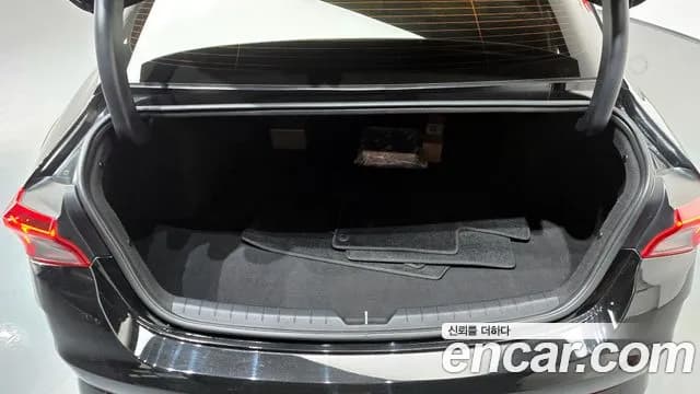 2020 Kia K5 Hybrid 3rd Gen Noblesse Sold VIN KNAG341JBLA008077 – rear exterior 2020 Kia K5 Hybrid 3rd Gen Noblesse Sold VIN KNAG341JBLA008077 – rear exterior