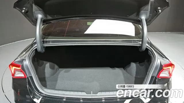 2023 Kia K5 Hybrid 3rd Gen Noblesse Sold VIN KNAG341JBPA040788 – exterior detail 2023 Kia K5 Hybrid 3rd Gen Noblesse Sold VIN KNAG341JBPA040788 – exterior detail