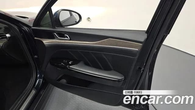 2020 Kia K5 3rd Gen 2.0 Sold VIN KNAG541ABLA051561 – interior seats 2020 Kia K5 3rd Gen 2.0 Sold VIN KNAG541ABLA051561 – interior seats