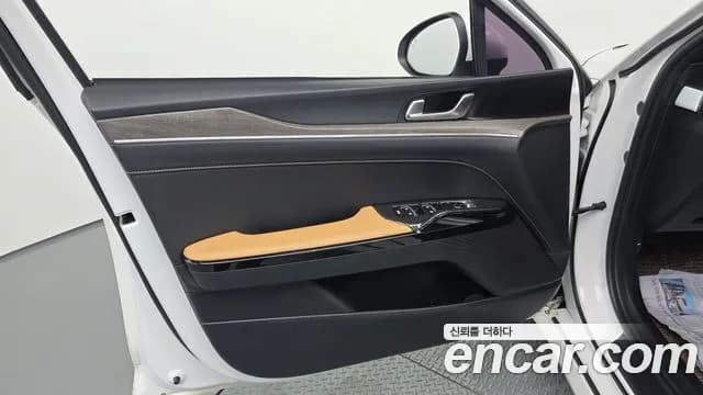 2021 Kia K5 3rd Gen 1.6 Turbo Sold VIN KNAG6412BMA111819 – interior seats 2021 Kia K5 3rd Gen 1.6 Turbo Sold VIN KNAG6412BMA111819 – interior seats