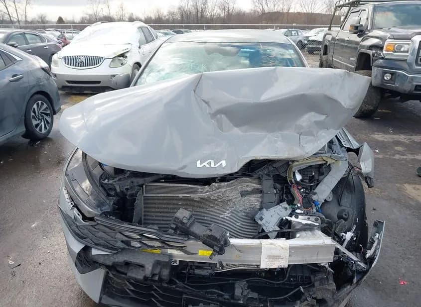 2025 KIA K5 Used VIN KNAG64J79S5330531 – front exterior 2025 KIA K5 Used VIN KNAG64J79S5330531 – front exterior