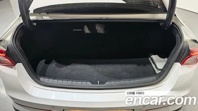 2022 Kia K5 3rd Gen 2.0 LPI(Renter car) Sold VIN KNAG741BBNA188581 – interior seats 2022 Kia K5 3rd Gen 2.0 LPI(Renter car) Sold VIN KNAG741BBNA188581 – interior seats