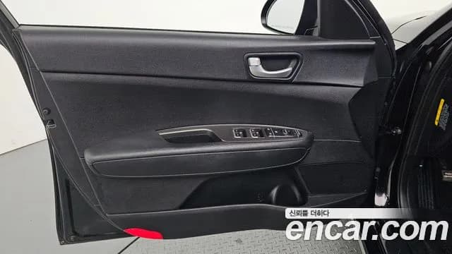2019 Kia The New K5 2nd Gen 2.0 LPI Rental Car Sold VIN KNAGS416BKA264997 – exterior detail 2019 Kia The New K5 2nd Gen 2.0 LPI Rental Car Sold VIN KNAGS416BKA264997 – exterior detail