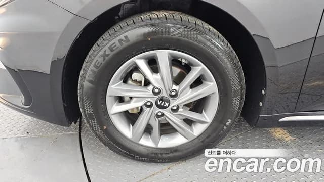 2019 Kia The New K5 2nd Gen 2.0 LPI Rental Car Sold VIN KNAGS416BKA264997 – trunk area 2019 Kia The New K5 2nd Gen 2.0 LPI Rental Car Sold VIN KNAGS416BKA264997 – trunk area