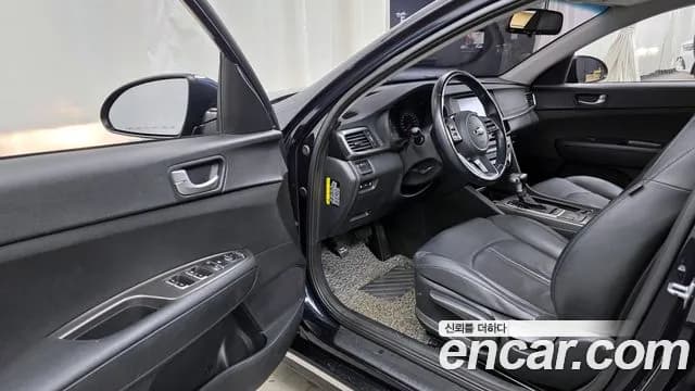 2019 Kia The New K5 2nd Gen 1.7 Diesel Sold VIN KNAGT415GKA248404 – interior seats 2019 Kia The New K5 2nd Gen 1.7 Diesel Sold VIN KNAGT415GKA248404 – interior seats