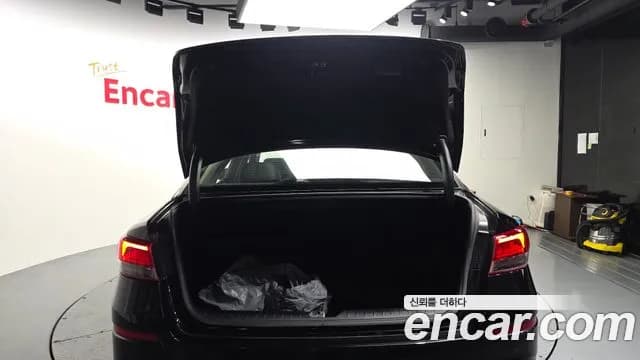 2019 Kia The New K5 2nd Gen 2.0 Sold VIN KNAGU411BKA330430 – trunk area 2019 Kia The New K5 2nd Gen 2.0 Sold VIN KNAGU411BKA330430 – trunk area