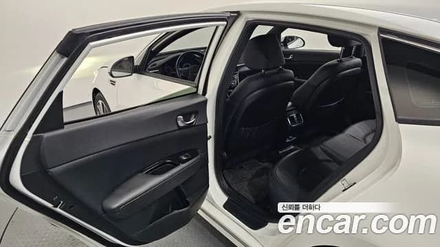 2017 Kia K5 2nd Gen 2.0 MX Sold VIN KNAGX411BHA146777 – photo 29 2017 Kia K5 2nd Gen 2.0 MX Sold VIN KNAGX411BHA146777 – photo 29