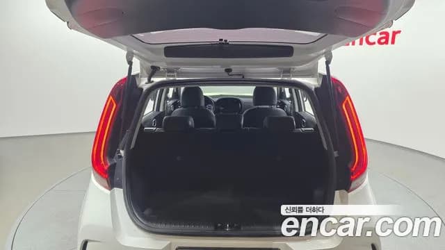 2019 Kia Soul Booster 1.6 T-GDI Noblesse Sold VIN KNAJ381FGKK037191 – trunk area 2019 Kia Soul Booster 1.6 T-GDI Noblesse Sold VIN KNAJ381FGKK037191 – trunk area