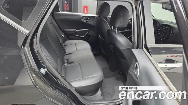 2021 Kia Soul Booster 1.6 T-GDI Noblesse Sold VIN KNAJ381FGMK126514 – exterior detail 2021 Kia Soul Booster 1.6 T-GDI Noblesse Sold VIN KNAJ381FGMK126514 – exterior detail