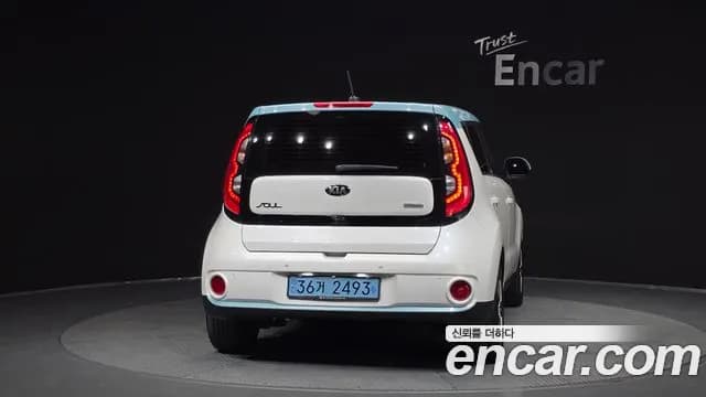 2017 Kia Soul EV EV Sold VIN KNAJP81EFHK022837 – interior seats 2017 Kia Soul EV EV Sold VIN KNAJP81EFHK022837 – interior seats