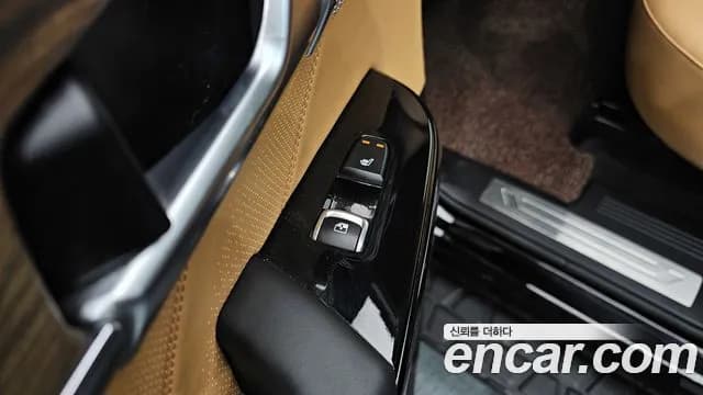 2020 Kia Mohave The Master Diesel 3.0 4WD 7-Seater Sold VIN KNAKN814DLA206729 – exterior detail 2020 Kia Mohave The Master Diesel 3.0 4WD 7-Seater Sold VIN KNAKN814DLA206729 – exterior detail