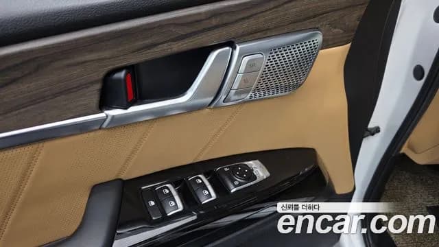 2021 Kia Mohave The Master Diesel 3.0 4WD 7-Seater Sold VIN KNAKN814DMA220777 – trunk area 2021 Kia Mohave The Master Diesel 3.0 4WD 7-Seater Sold VIN KNAKN814DMA220777 – trunk area