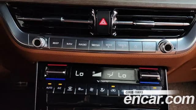 2022 Kia Mohave The Master Diesel 3.0 4WD 5-Seater Sold VIN KNAKN814DNA237248 – interior seats 2022 Kia Mohave The Master Diesel 3.0 4WD 5-Seater Sold VIN KNAKN814DNA237248 – interior seats