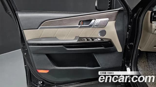 2022 Kia Mohave The Master Diesel 3.0 4WD 5-Seater Sold VIN KNAKN814DNA239503 – trunk area 2022 Kia Mohave The Master Diesel 3.0 4WD 5-Seater Sold VIN KNAKN814DNA239503 – trunk area