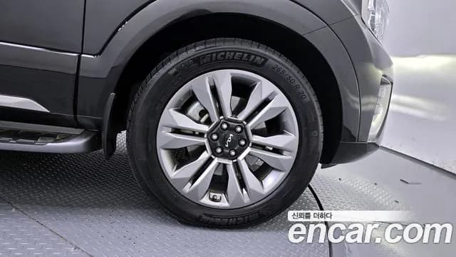 2023 Kia Mohave The Master Diesel 3.0 4WD 7-Seater Sold VIN KNAKN814DPA246533 – trunk area 2023 Kia Mohave The Master Diesel 3.0 4WD 7-Seater Sold VIN KNAKN814DPA246533 – trunk area