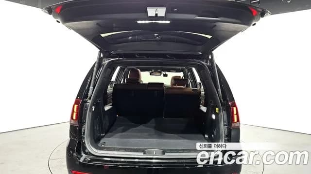 2023 Kia Mohave The Master Diesel 3.0 4WD 5-Seater Sold VIN KNAKN814DPA248220 – trunk area 2023 Kia Mohave The Master Diesel 3.0 4WD 5-Seater Sold VIN KNAKN814DPA248220 – trunk area