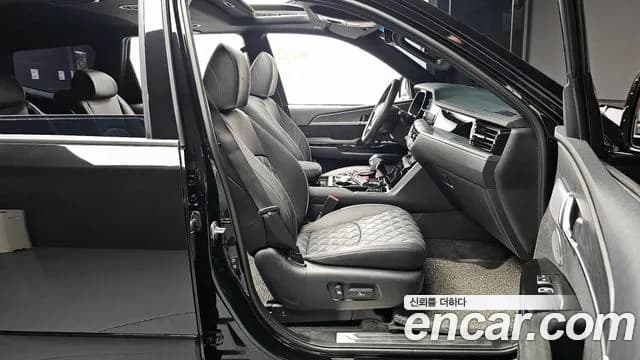 2022 Kia Mohave The Master Diesel 3.0 4WD 6-Seater Sold VIN KNAKR814DNA243573 – interior seats 2022 Kia Mohave The Master Diesel 3.0 4WD 6-Seater Sold VIN KNAKR814DNA243573 – interior seats