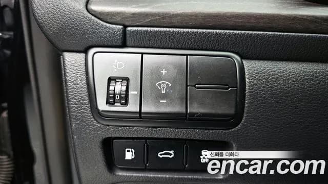 2020 Kia K7 Premier 3.0 LPI Standard(Rented Car) Sold VIN KNALA418BLA198265 – rear exterior 2020 Kia K7 Premier 3.0 LPI Standard(Rented Car) Sold VIN KNALA418BLA198265 – rear exterior