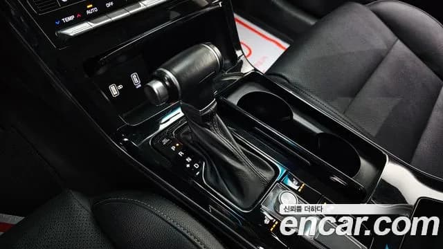 2020 Kia K7 Premier 3.0 LPI Standard(Rented Car) Sold VIN KNALA418BLA198265 – exterior detail 2020 Kia K7 Premier 3.0 LPI Standard(Rented Car) Sold VIN KNALA418BLA198265 – exterior detail