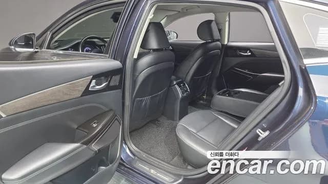 2020 Kia K7 Premier 3.0 LPI Standard(Rented Car) Sold VIN KNALA418BLA200746 – trunk area 2020 Kia K7 Premier 3.0 LPI Standard(Rented Car) Sold VIN KNALA418BLA200746 – trunk area