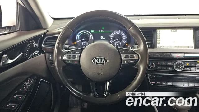 2017 Kia All New K7 Hybrid Prestige Sold VIN KNALA41GBHA005343 – trunk area 2017 Kia All New K7 Hybrid Prestige Sold VIN KNALA41GBHA005343 – trunk area