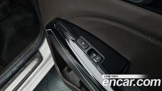 2017 Kia All New K7 Hybrid Prestige Sold VIN KNALA41GBHA005343 – photo 11 2017 Kia All New K7 Hybrid Prestige Sold VIN KNALA41GBHA005343 – photo 11