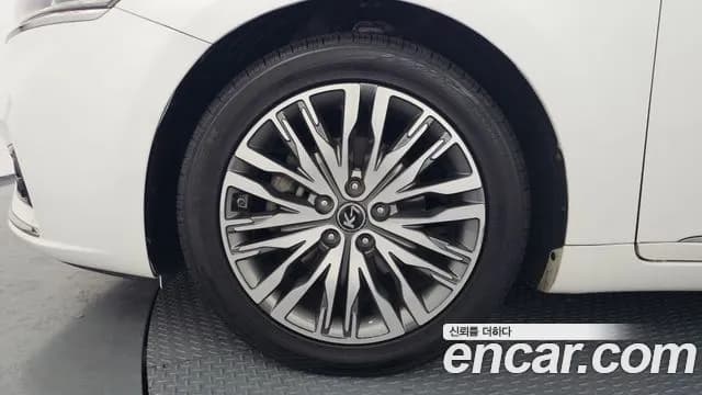 2017 Kia All New K7 Hybrid Prestige Sold VIN KNALA41GBHA005343 – photo 13 2017 Kia All New K7 Hybrid Prestige Sold VIN KNALA41GBHA005343 – photo 13