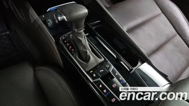 2019 Kia All New K7 Hybrid Noblesse Sold VIN KNALA41GBKA017522 – photo 16 2019 Kia All New K7 Hybrid Noblesse Sold VIN KNALA41GBKA017522 – photo 16