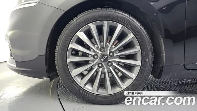 2017 Kia All New K7 2.4 GDI Limited Sold VIN KNALB415BHA082961 – exterior detail 2017 Kia All New K7 2.4 GDI Limited Sold VIN KNALB415BHA082961 – exterior detail
