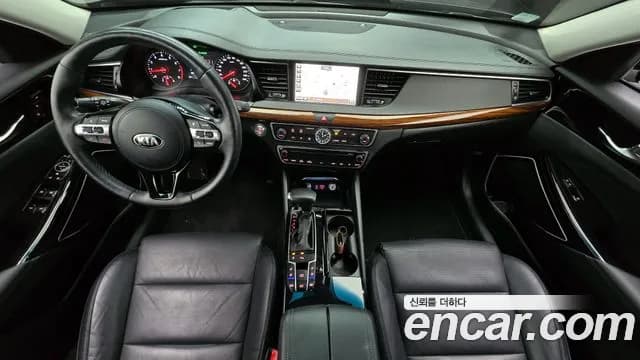 2017 Kia All New K7 2.4 GDI Limited Sold VIN KNALB415BHA102618 – interior seats 2017 Kia All New K7 2.4 GDI Limited Sold VIN KNALB415BHA102618 – interior seats