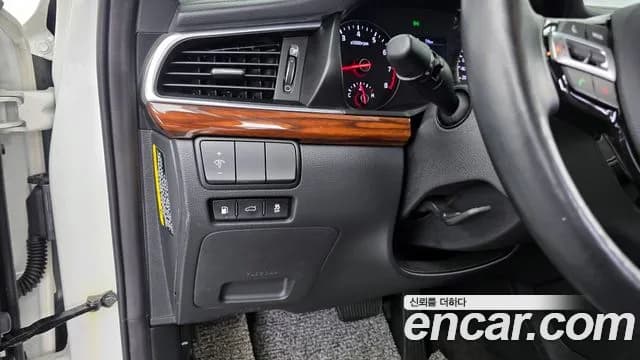 2017 Kia All New K7 2.4 GDI Prestige Sold VIN KNALB415BHA110910 – trunk area 2017 Kia All New K7 2.4 GDI Prestige Sold VIN KNALB415BHA110910 – trunk area
