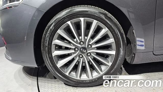 2017 Kia All New K7 2.4 GDI Prestige Sold VIN KNALB415BHA112549 – interior seats 2017 Kia All New K7 2.4 GDI Prestige Sold VIN KNALB415BHA112549 – interior seats