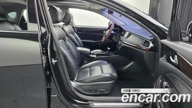 2018 Kia All New K7 2.4 GDI Limited Sold VIN KNALB415BJA118888 – interior seats 2018 Kia All New K7 2.4 GDI Limited Sold VIN KNALB415BJA118888 – interior seats