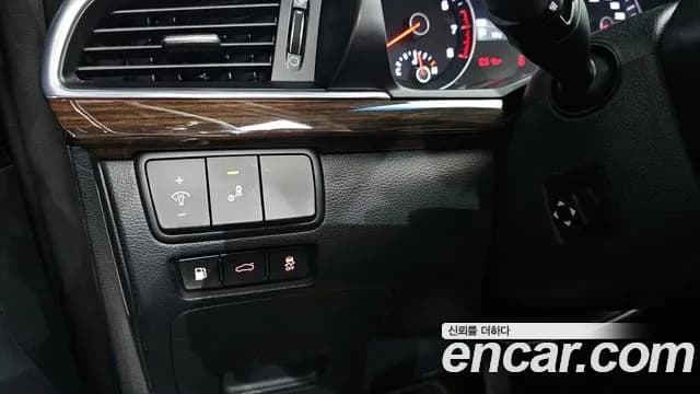2018 Kia All New K7 2.4 GDI Limited Sold VIN KNALB415BJA120805 – trunk area 2018 Kia All New K7 2.4 GDI Limited Sold VIN KNALB415BJA120805 – trunk area