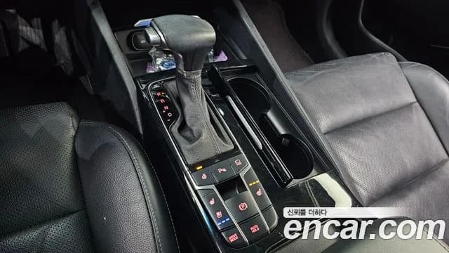 2018 Kia All New K7 2.4 GDI Prestige Sold VIN KNALB415BJA129261 – interior seats 2018 Kia All New K7 2.4 GDI Prestige Sold VIN KNALB415BJA129261 – interior seats