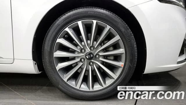 2018 Kia All New K7 2.4 Worldcup Edition Sold VIN KNALB415BJA140151 – interior seats 2018 Kia All New K7 2.4 Worldcup Edition Sold VIN KNALB415BJA140151 – interior seats