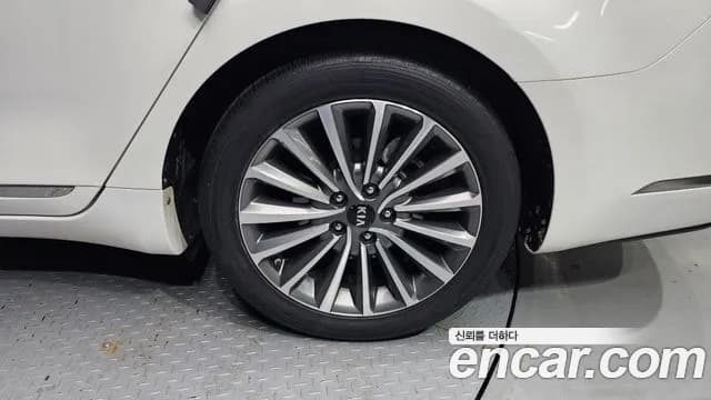 2018 Kia All New K7 2.4 GDI Prestige Sold VIN KNALB415BJA151692 – trunk area 2018 Kia All New K7 2.4 GDI Prestige Sold VIN KNALB415BJA151692 – trunk area
