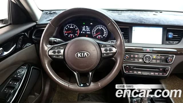 2018 Kia All New K7 3.0 GDI Limited Sold VIN KNALB416BJA123529 – trunk area 2018 Kia All New K7 3.0 GDI Limited Sold VIN KNALB416BJA123529 – trunk area