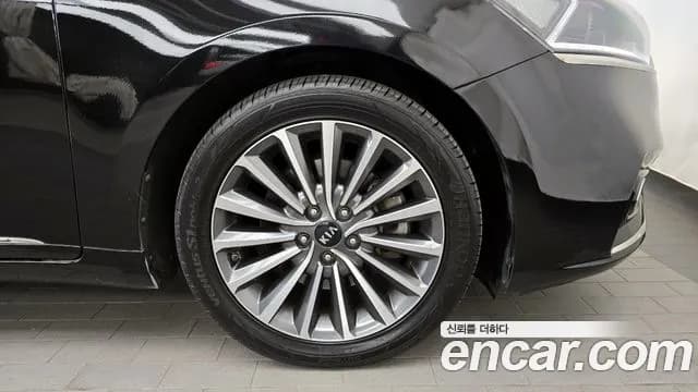 2018 Kia All New K7 3.0 GDI Prestige Sold VIN KNALB416BJA132391 – rear exterior 2018 Kia All New K7 3.0 GDI Prestige Sold VIN KNALB416BJA132391 – rear exterior